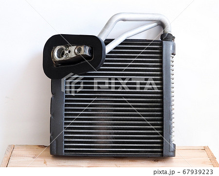 Evaporator, Cooling coil of car. condenser air 67939223