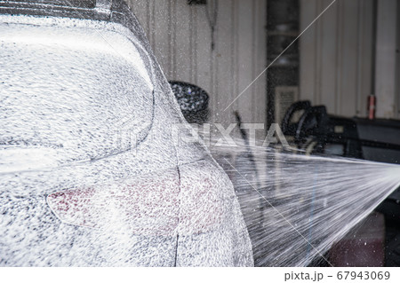 Car washing process, fully covered with white Car washing process, fully covered with white 67943069