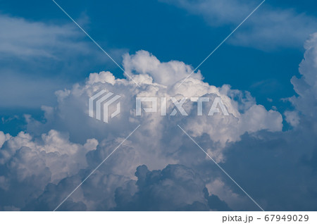 夏空 梅雨の晴れ間の積乱雲　c-2 高コントラスト 67949029