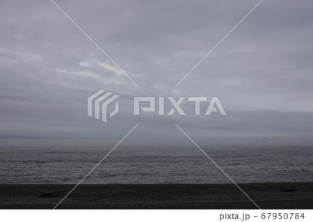 曇天の海。 67950784