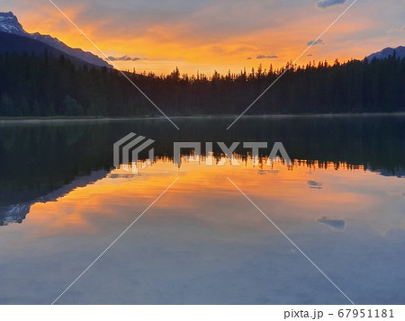 カナダの 夕焼け 自然 67951181