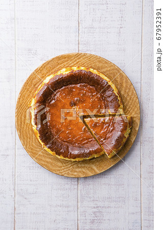 バスク風チーズケーキ バスク風チーズケーキ 67952391