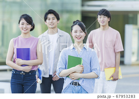 大学生のポートレート 大学生のポートレート 67953283