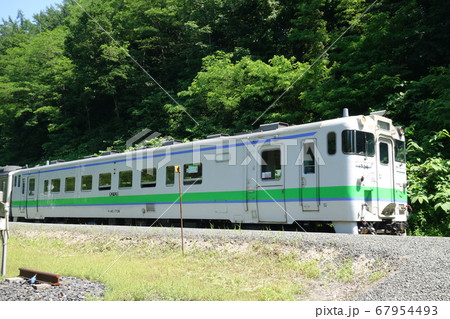 北海道 石北本線 西女満別駅 停車中の列車 北海道 石北本線 西女満別駅 停車中の列車 67954493