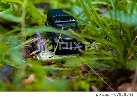 悪路を走破する車 67958043