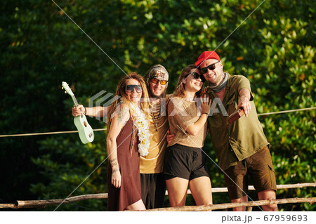 Friends on tropical island 67959693
