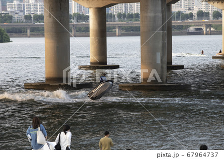 漢江 ジェットボート 麻浦大橋 67964737