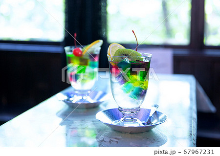 喫茶店の可愛いゼリーポンチ　 67967231