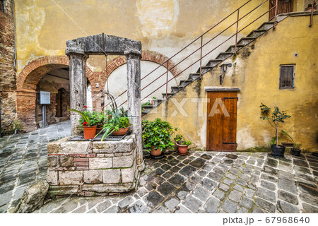 rustic corner in San Quirico d'Orcia 67968640