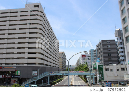 横浜市、磯子駅前の風景2 67972902