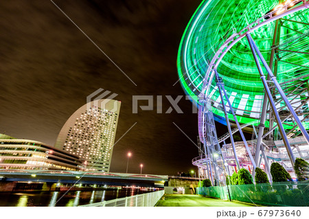 観覧車（横浜夜景） 67973640