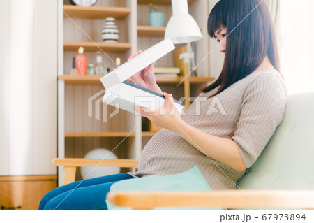妊婦 ギフト プレゼント 困る　悩む 67973894