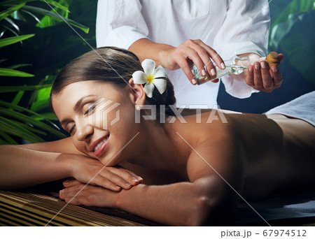 oil massage 67974512