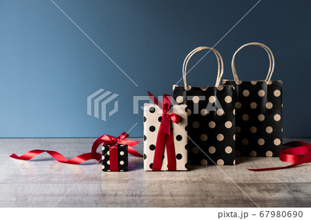 ブラックフライデーのショッピング 67980690