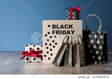 ブラックフライデーのショッピング ブラックフライデーのショッピング 67980850