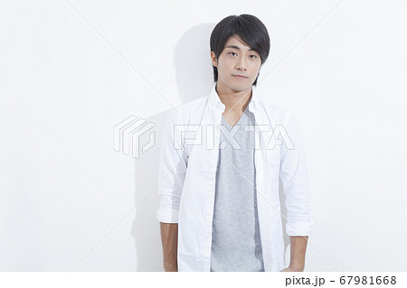 男性ポートレート 67981668