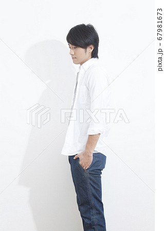 男性ポートレート 67981673