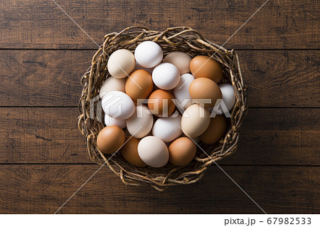 籠に盛ったたまご 籠に盛ったたまご 67982533