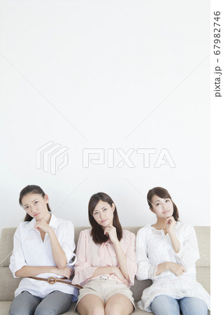 女性問題 67982746