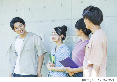 大学生のポートレート 大学生のポートレート 67982954