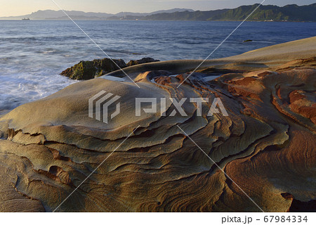海沿い 沿岸 沖合 67984334