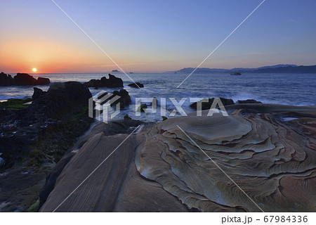 海沿い 沿岸 沖合 67984336
