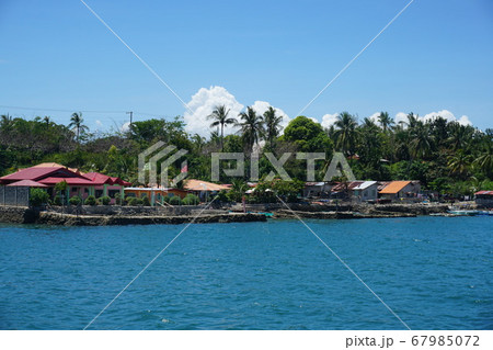 バンタヤン島のサンタフェ港からフェリーに乗ってセブ北部のハグナヤ港まで移動中の景色 67985072
