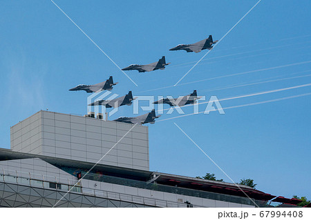 【シンガポール】独立記念日のF-15戦闘機のフォーメーション飛行 【シンガポール】独立記念日のF-15戦闘機のフォーメーション飛行 67994408