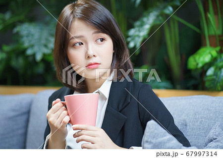 Business woman, lifestyle Business woman, lifestyle 67997314