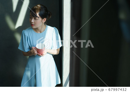 Business woman, thinking Business woman, thinking 67997432