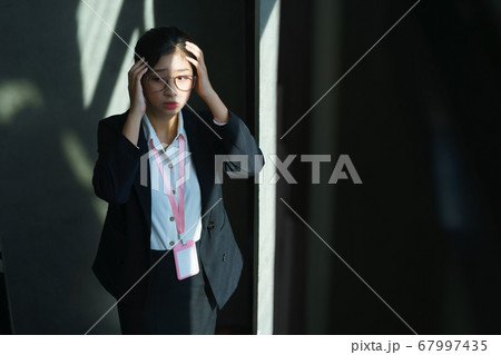 Business woman, thinking Business woman, thinking 67997435