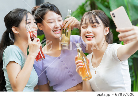 Women party, drinking 67997606