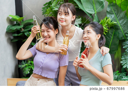 Women party, drinking Women party, drinking 67997686