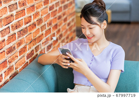 Woman lifestyle 67997719