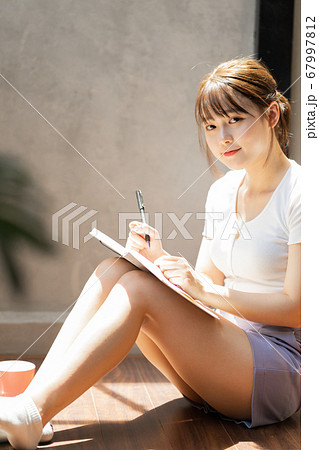 Woman lifestyle Woman lifestyle 67997812