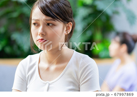 Women argrument Women argrument 67997869