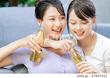 Women party, drinking 67997932