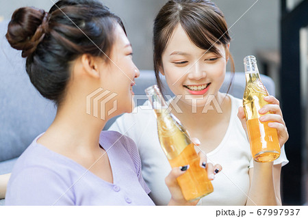 Women party, drinking 67997937