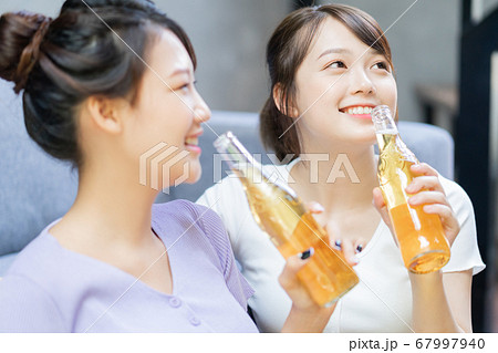 Women party, drinking 67997940