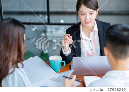 Business woman working 67998210