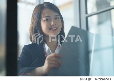 Business woman working Business woman working 67998283