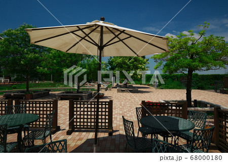 名古屋港ワイルドフラワーガーデン ブルーボネット パラソルのイスとテーブル 名古屋港ワイルドフラワーガーデン ブルーボネット パラソルのイスとテーブル 68000180