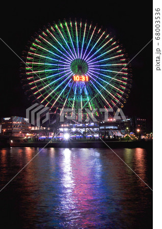 横浜みなとみらいの観覧車 横浜みなとみらいの観覧車 68003536