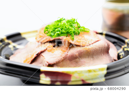 和風ローストビーフ丼　アップ 68004290