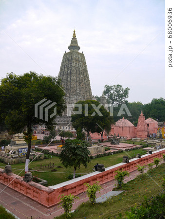 ボードガヤー：マハーボーディー寺院 68006936