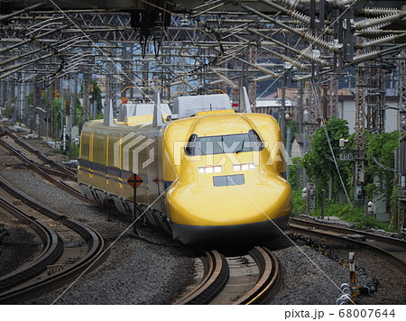 ドクターイエロー 米原駅にて ドクターイエロー 米原駅にて 68007644
