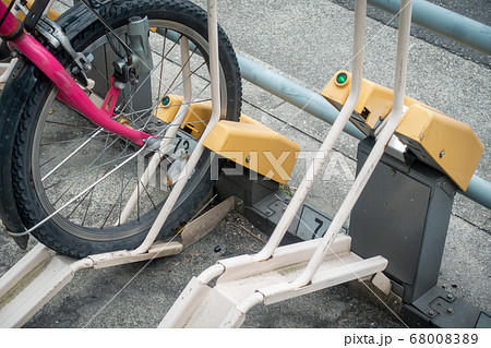 日本で撮影した駐輪場の写真 68008389