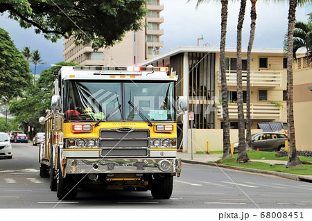 ハワイで消防車と遭遇 68008451