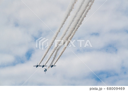 松島基地のブルーインパルス 宮城県東松島市の写真素材