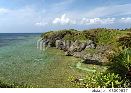 沖縄県 西表島のうなりざき公園からの眺望 沖縄県 西表島のうなりざき公園からの眺望 68009637